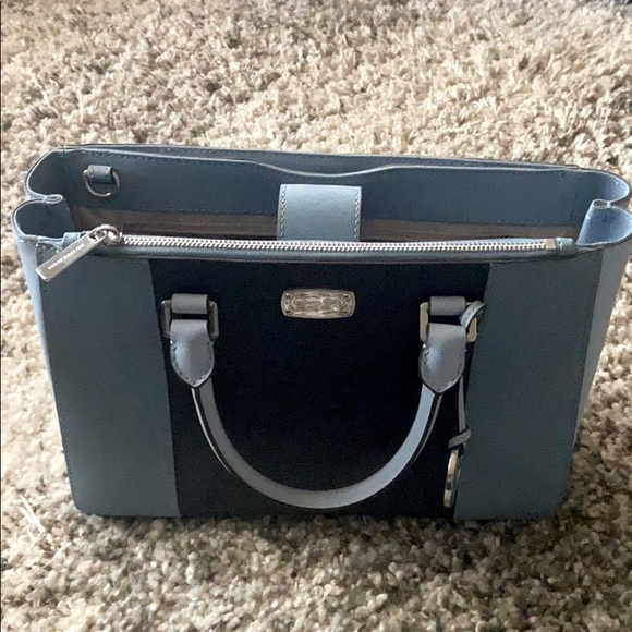 Michael Kors Handbags - Michael Kors Medium Handbag Gently Used